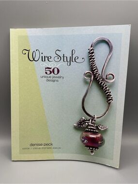 WireStyle Book - Women's Jewelry Design Inspiration (Green Cover)